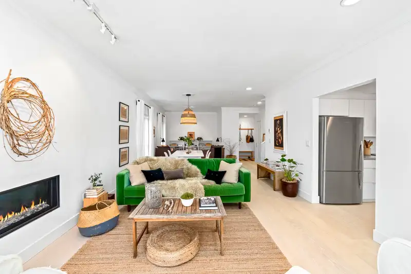 2 258 W 14TH STREET - photo 3 of 28