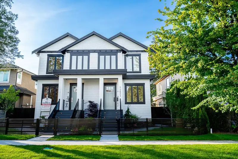 2621 MCBAIN AVENUE - photo 1 of 40
