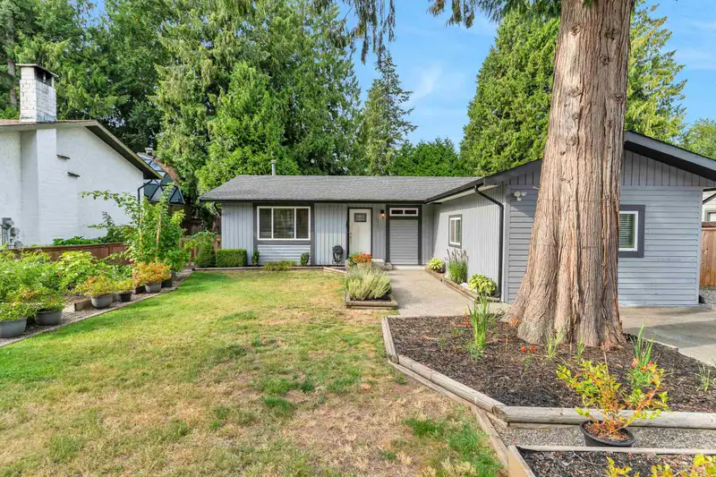 20241 44TH AVENUE - photo 4 of 40