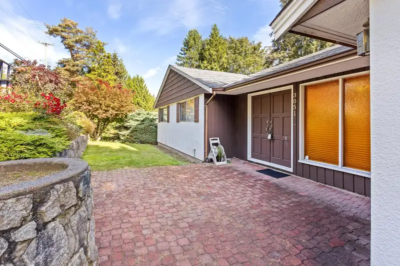 3051 SPURAWAY AVENUE - photo 2 of 36