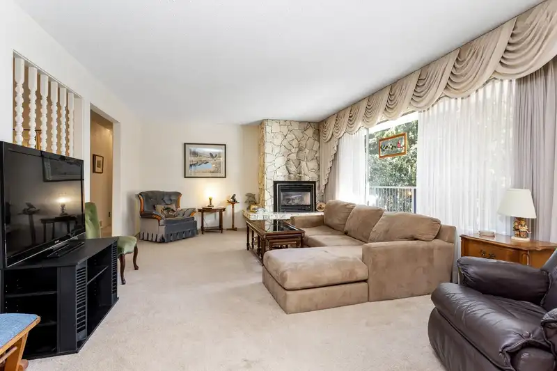 3051 SPURAWAY AVENUE - photo 4 of 36
