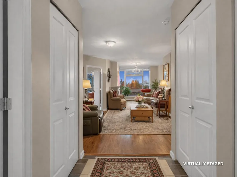 603 1550 MARTIN STREET - photo 2 of 21