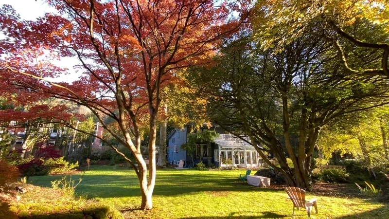 4890 THE DALE - photo 3 of 25