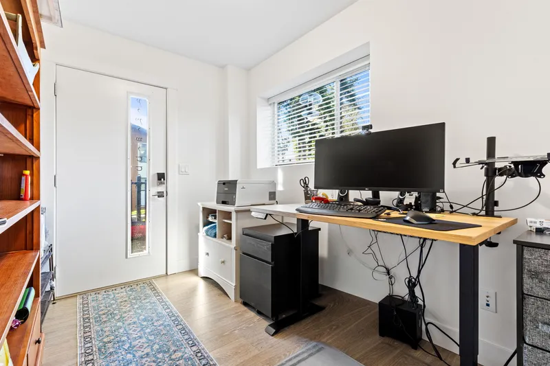 44 16433 19 AVENUE - photo 4 of 25