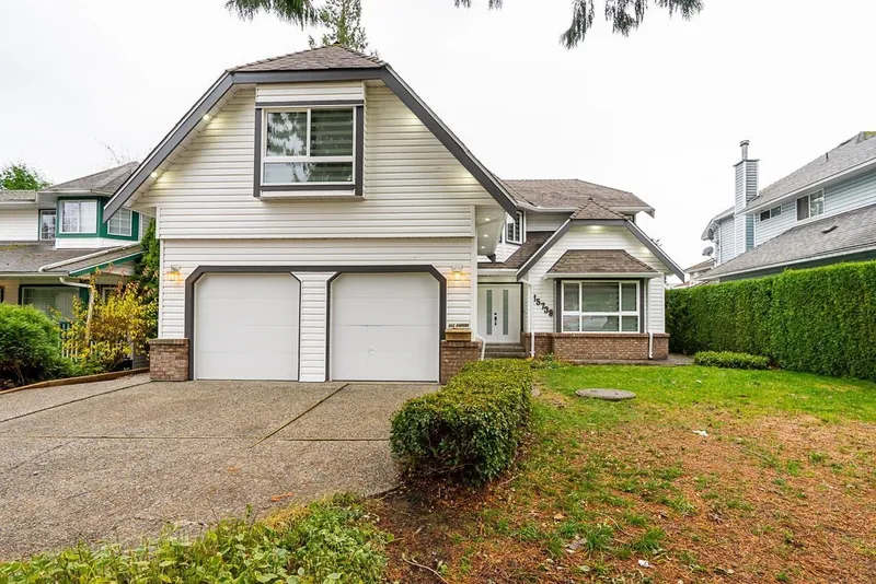 15738 97 AVENUE - photo 2 of 25