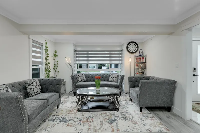 15738 97 AVENUE - photo 4 of 25