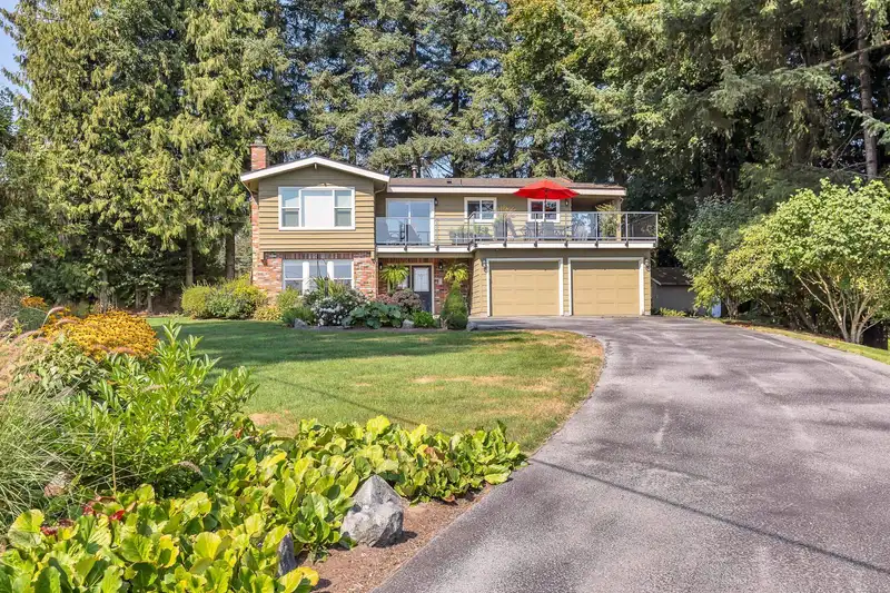 29665 GLENGARRY AVENUE - photo 2 of 40