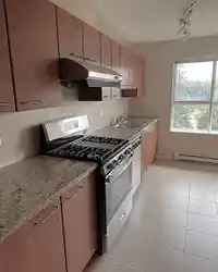 407 9200 FERNDALE ROAD - thumbnail 2