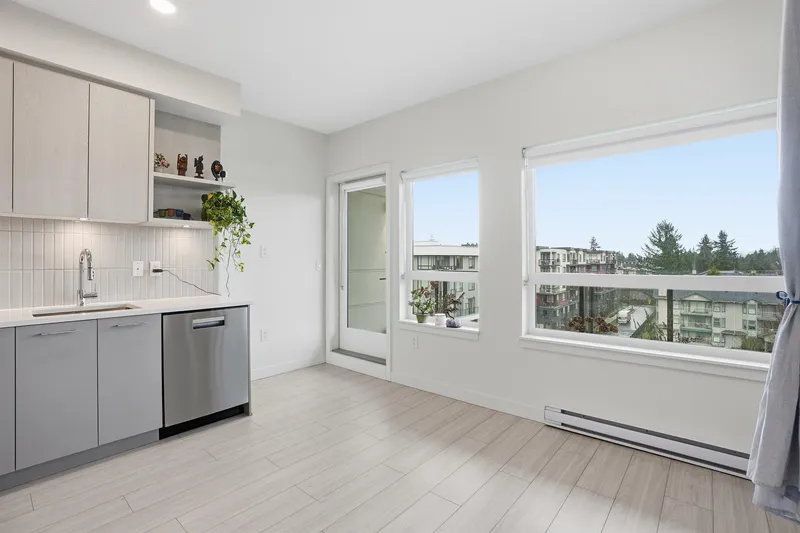 604 10777 138 STREET - photo 4 of 25