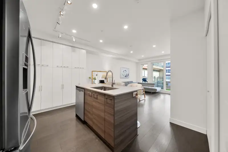 205 13963 105 BOULEVARD - photo 4 of 40