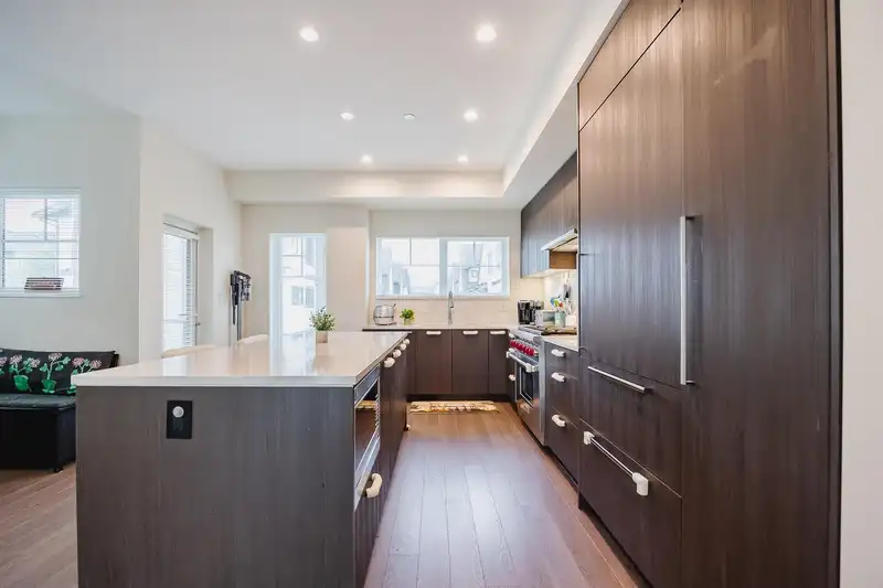 5 19451 SUTTON AVENUE - photo 4 of 40
