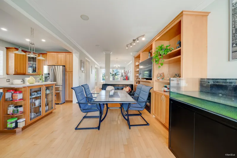 5731 148B STREET - photo 3 of 25