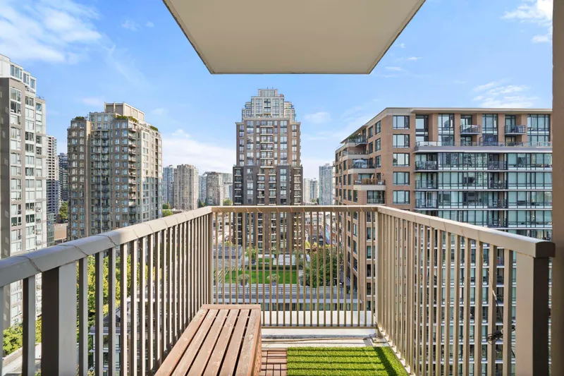 1708 1055 RICHARDS STREET - photo 3 of 25