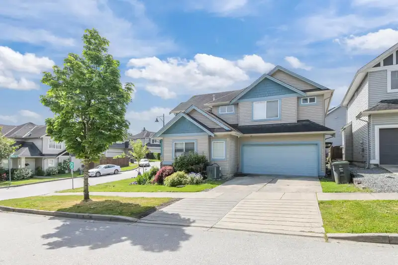 5947 165A STREET - photo 1 of 35
