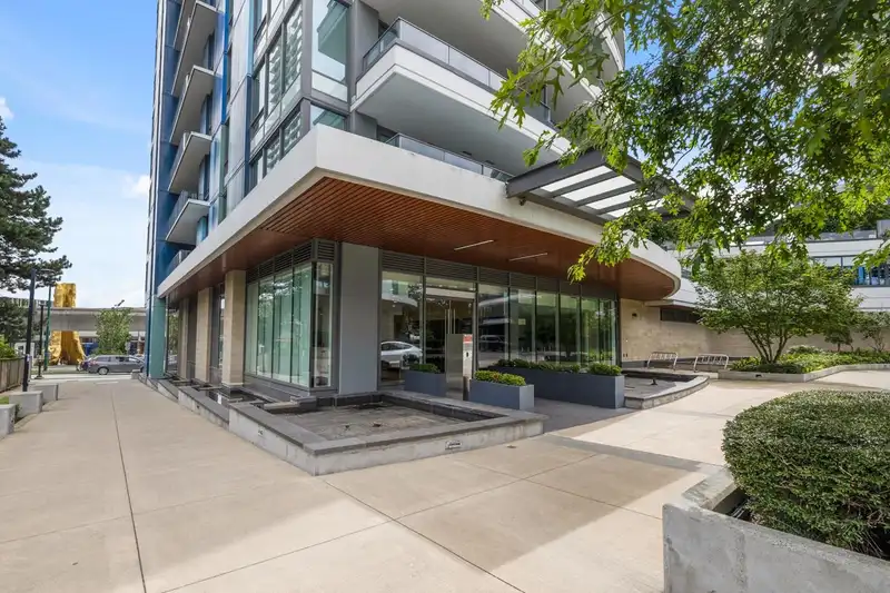 803 8189 CAMBIE STREET - photo 3 of 36