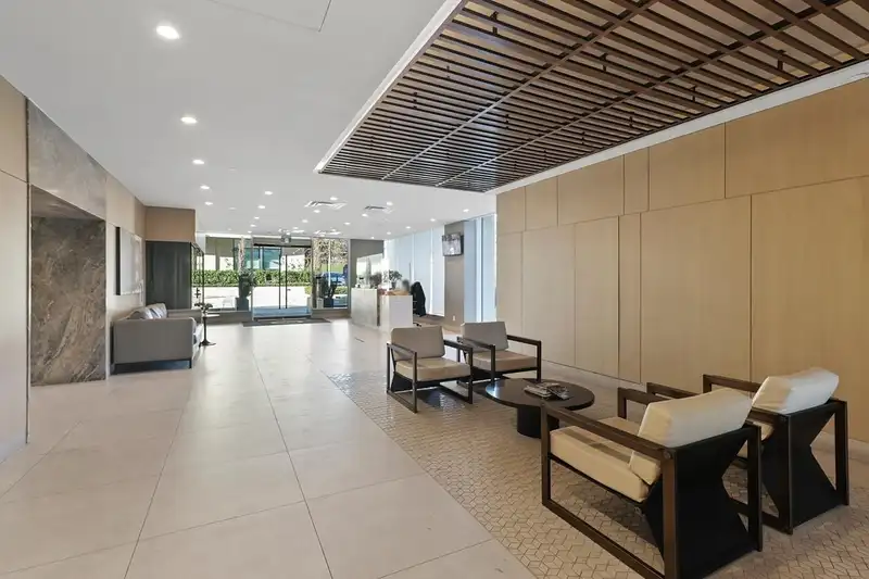 803 8189 CAMBIE STREET - photo 4 of 36