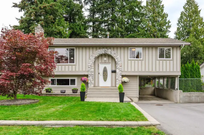 20411 43 AVENUE - photo 1 of 39