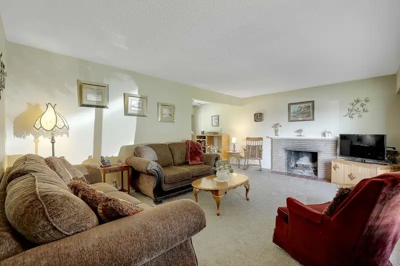 10236 125 STREET - photo 2 of 31