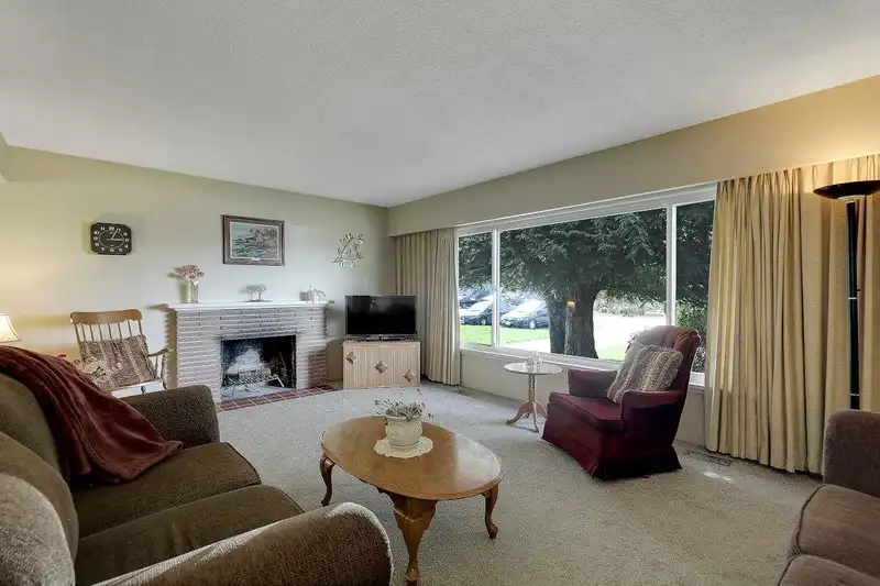 10236 125 STREET - photo 3 of 31