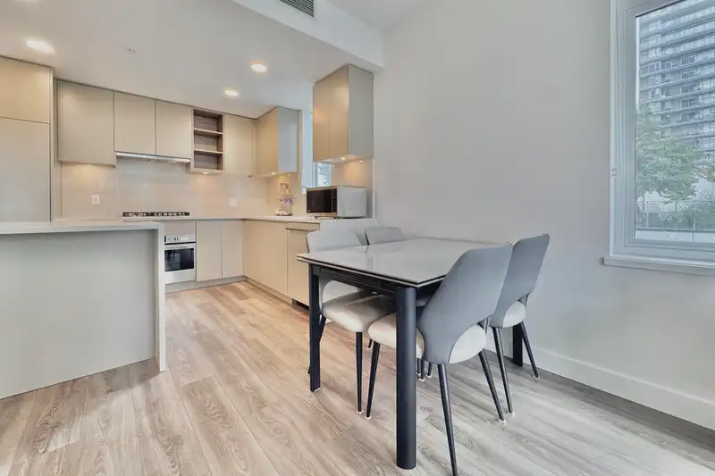 301 4433 ALASKA STREET - photo 4 of 24