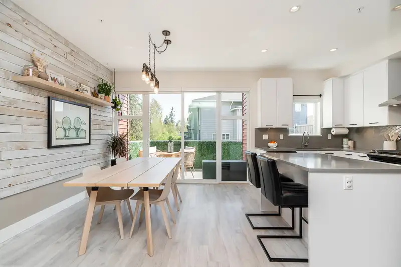 6 24076 112 AVENUE - photo 3 of 40
