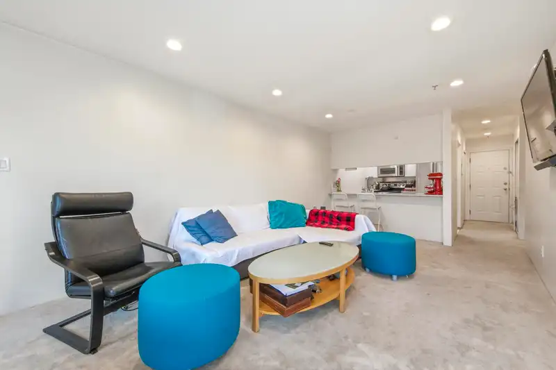 107 3280 W BROADWAY - photo 2 of 32