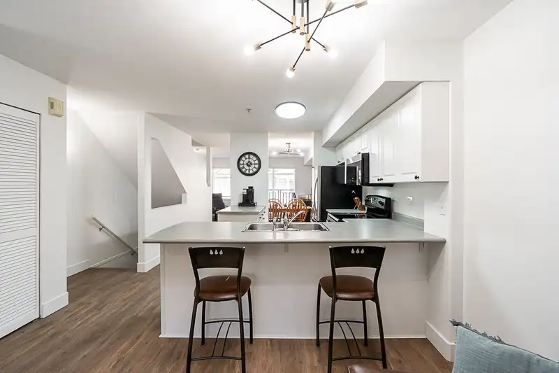 42 2927 FREMONT STREET - photo 3 of 40