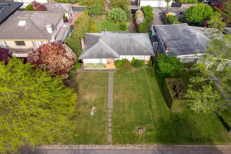 6836 FREMLIN STREET - photo 2 of 20