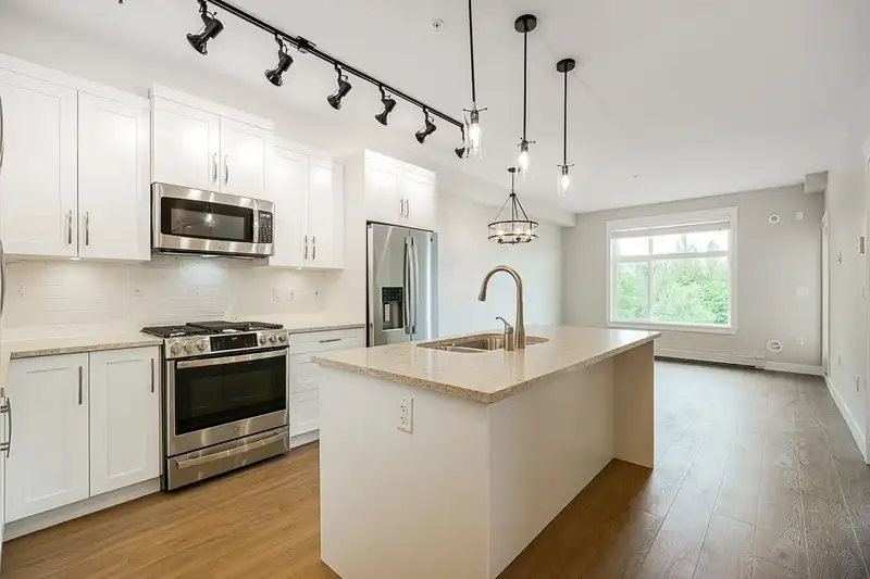 515 11077 RAVINE ROAD - photo 4 of 32
