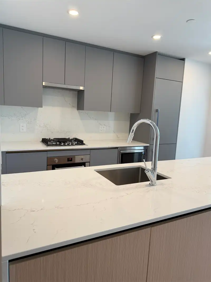 505 7977 LANSDOWNE ROAD - photo 3 of 12