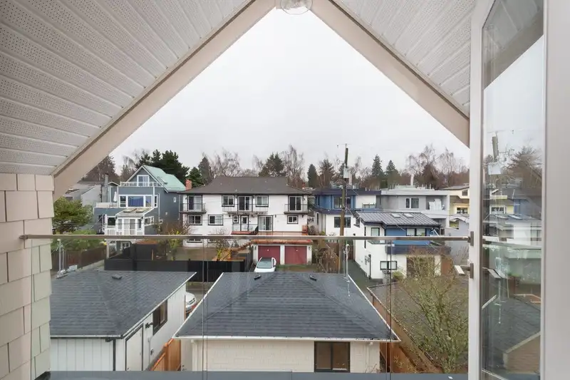 4424 W 4TH AVENUE - photo 4 of 31
