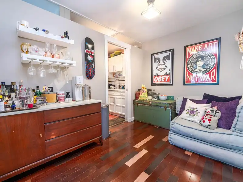 340 588 E 5TH AVENUE - photo 4 of 40