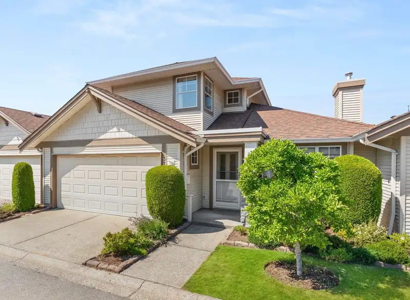 37 20751 87 AVENUE - photo 1 of 40