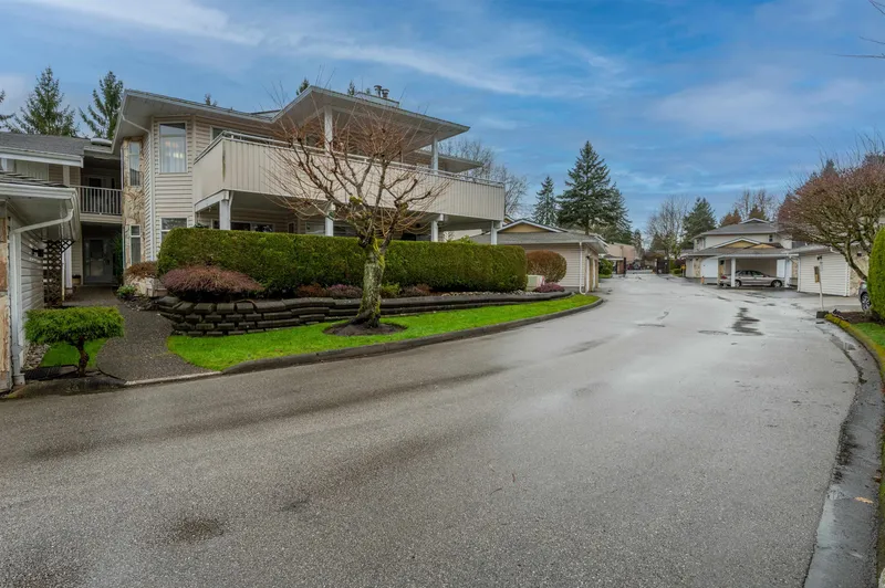 205 10584 153 STREET - photo 2 of 25