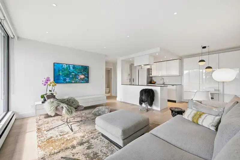 1806 1725 PENDRELL STREET - photo 1 of 22