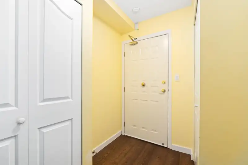 205 33401 MAYFAIR AVENUE - photo 3 of 39