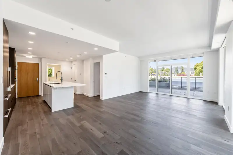 204 2888 ARBUTUS STREET - photo 2 of 3