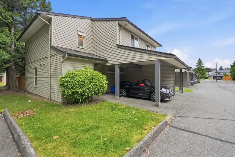 140 27456 32 AVENUE - photo 1 of 33