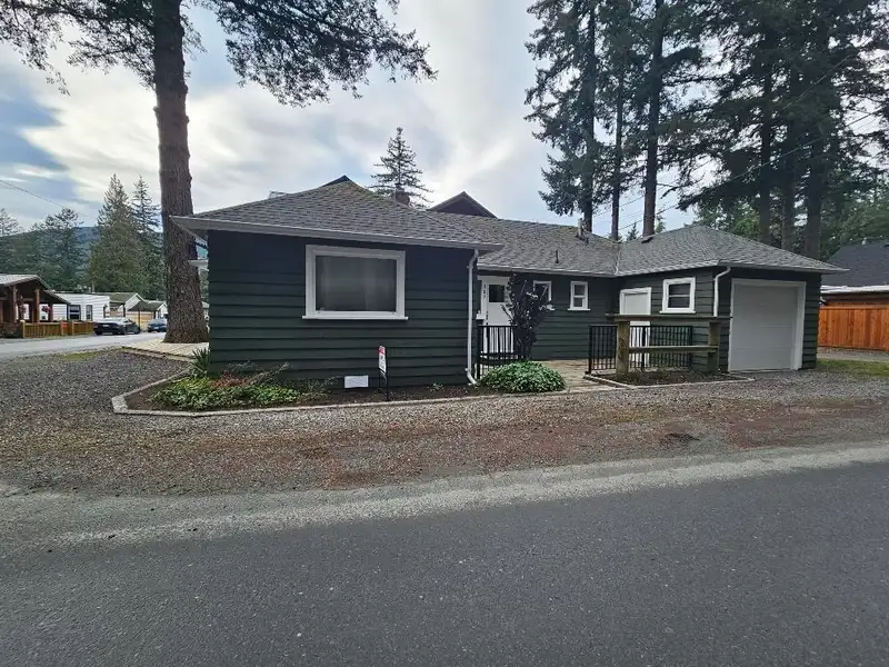 389 ALDER ST STREET - photo 1 of 29