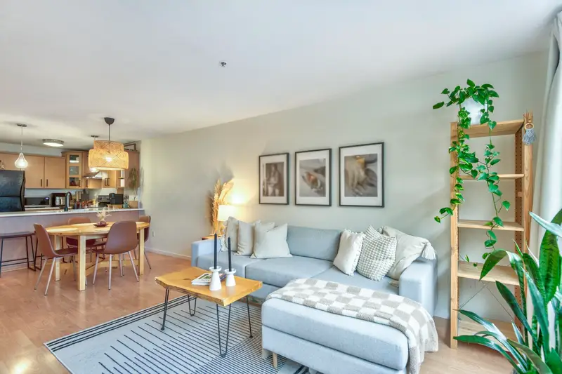 113 3148 ST JOHNS STREET - photo 2 of 25