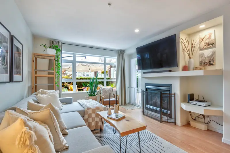 113 3148 ST JOHNS STREET - photo 3 of 25