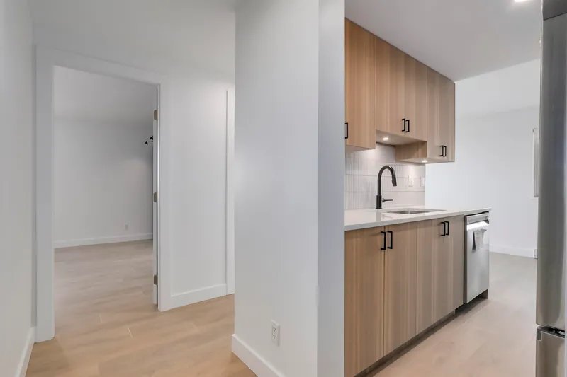 1206 110 W 4TH STREET - photo 3 of 25