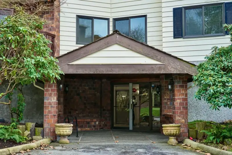 109 10220 RYAN ROAD - photo 2 of 19