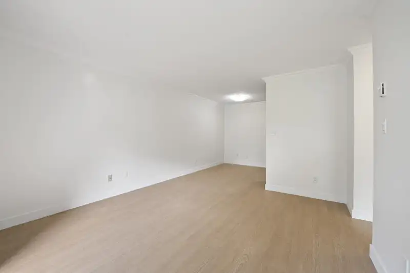 105 1550 BARCLAY STREET - photo 2 of 22
