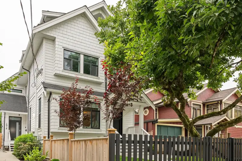 1910 E 19TH AVENUE - photo 3 of 19