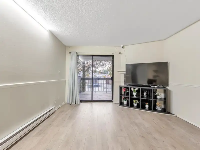 203 10560 154 STREET - photo 3 of 19