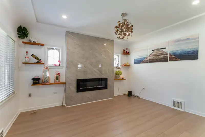 136 E 45TH AVENUE - photo 3 of 20