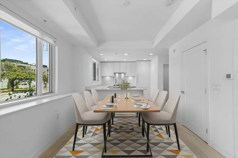 4110 COLUMBIA STREET - photo 4 of 25