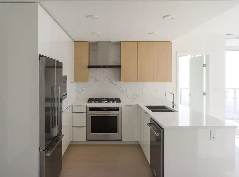 2103 7769 PARK CRESCENT - photo 1 of 12