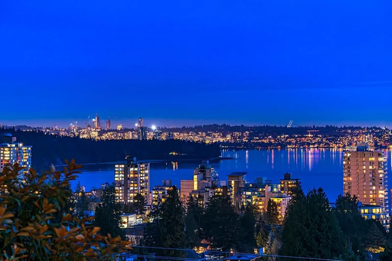 2272 NELSON AVENUE - photo 3 of 25